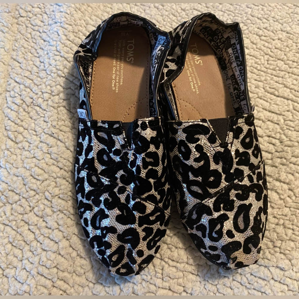 Women’s Toms Animal Print Slip-On Shoes | Y 5.5 - Picture 1 of 5